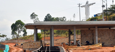 Con m&aacute;s frentes de obra Cristo Rey avanza a pasos agigantados
