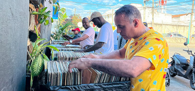 Progr&aacute;mese para celebrar el D&iacute;a Internacional del Disco de Vinilo