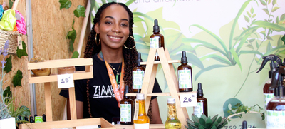J&oacute;venes emprendedoras usan el viche como producto capilar: Zimbabwe al natural
