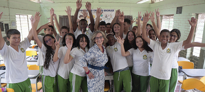 Mar&iacute;a Maritza, zarzale&ntilde;a de coraz&oacute;n cale&ntilde;o celebr&oacute; 49 a&ntilde;os como maestra