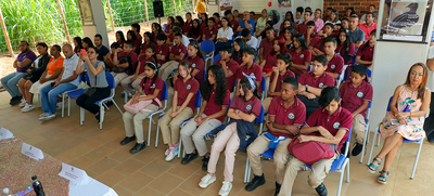 Estudiantes de Villacarmelo celebraron la entrega de nuevos espacios y dotaci&oacute;n