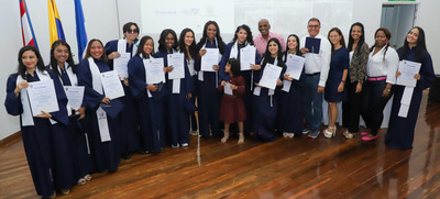 Nuevas egresadas de Todas y Todos a Estudiar, son t&eacute;cnicas laborales en dise&ntilde;o de modas