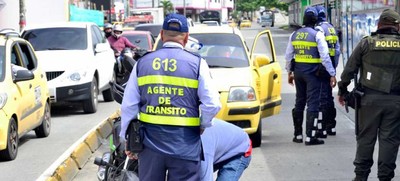 Movilidad rechaza acto de irrespeto a una de las mujeres del cuerpo de agentes de tr&aacute;nsito
