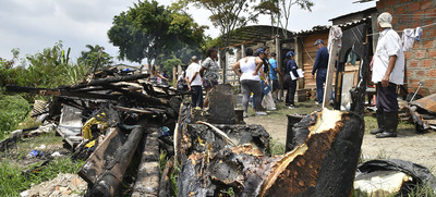 Se entregaron ayudas humanitarias a damnificados del sector Villa Uribe, Comuna 13