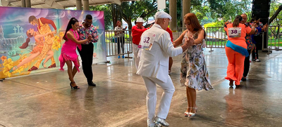 Seleccionadas parejas de bailadores sociales para el Sals&oacute;dromo