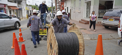 Emcali cierra el 2023 con 93% de cubrimiento en red de fibra &oacute;ptica