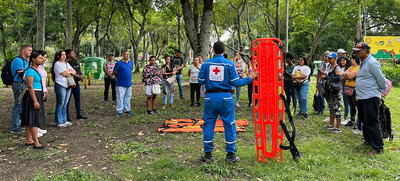 Vendedores informales se capacitan para participar en &lsquo;Alumbrado Navide&ntilde;o&rsquo;