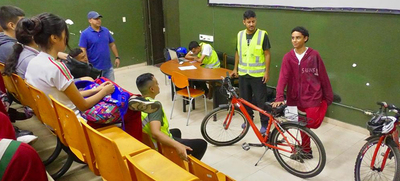 Con &eacute;xito contin&uacute;a la estrategia &lsquo;Pedalea Ve&rsquo; en el colegio Inem