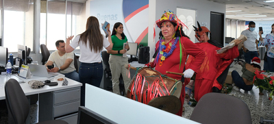 Los &lsquo;diablitos de Silo&eacute;&rsquo; pregonan las Noticias de Puro Coraz&oacute;n