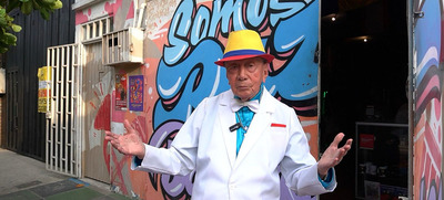 &lsquo;Cachafaz&rsquo;, el cale&ntilde;o de 90 a&ntilde;os que sigue &lsquo;azotando baldosa&rsquo; con su gran amor: la salsa