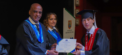 Listos para el mercado laboral, beneficiarios de Todas y Todos a Estudiar certificados en el IPC