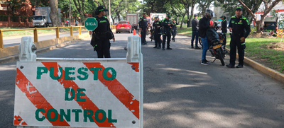 Alcald&iacute;a de Santiago de Cali y Polic&iacute;a despliegan puestos de control para fortalecer la seguridad ciudadana