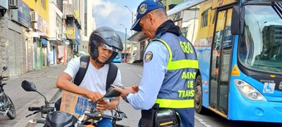 El uso de chalecos reflectivos para los motociclistas en Cali es obligatorio:  Secretar&iacute;a de Movilidad