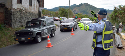 Alcald&iacute;a de Cali recupera la tranquilidad y movilidad en la v&iacute;a al mar