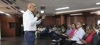Cale&ntilde;os se capacitan para formular los planes de desarrollo de sus comunas y corregimientos