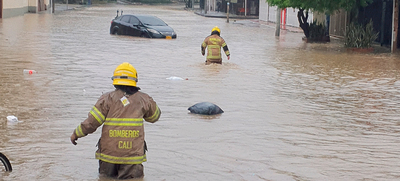 Fuertes lluvias e incorrecta disposici&oacute;n de basuras causan afectaciones en Cali: m&aacute;s cultura ciudadana podr&iacute;a evitar inundaciones