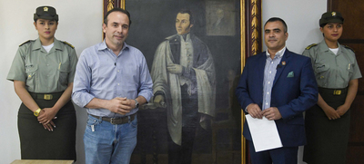 Retrato del pr&oacute;cer Joaqu&iacute;n de Cayzedo y Cuero fue entregado al alcalde Alejandro Eder por el Concejo de Cali
