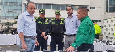 Alcalde de Cali anunci&oacute; incautaci&oacute;n de 309 armas de fuego y aumento de presupuesto en seguridad: &ldquo;Seguiremos desarmando a los bandidos&rdquo;