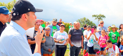 Alcalde de Cali logra acuerdos con la comunidad para proteger el Cerro del Morro en la Comuna 18. El proyecto habitacional altos de Santa Elena no se construir&aacute; en esta &aacute;rea
