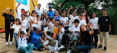 Ni&ntilde;os y ni&ntilde;as de la comuna 20 disfrutaron de una ruta de diversi&oacute;n en las  estaciones del M&Iacute;O Cable