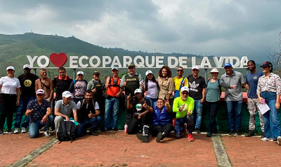 Secretaria de Turismo de Cali recorri&oacute; comuna 1 con habitantes y gu&iacute;as tur&iacute;sticos para impulsar ruta del Ecoparque de la Vida
