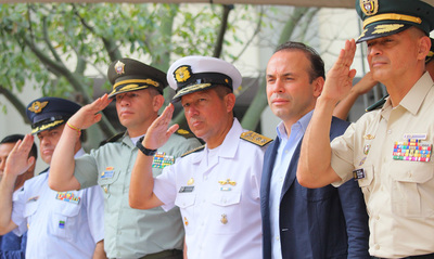 Cali se llen&oacute; de patriotismo: el 20 de julio miles de personas  acompa&ntilde;aron el desfile de la Fuerza P&uacute;blica