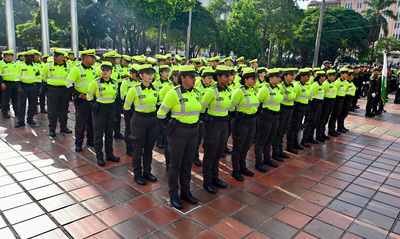 Desde hoy, 100 polic&iacute;as de tr&aacute;nsito trabajar&aacute;n en equipo con los agentes de Movilidad: as&iacute; se recupera el orden en las calles de Cali
