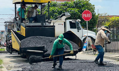 Alcald&iacute;a de Cali ha invertido m&aacute;s de 1.000 millones de pesos en la recuperaci&oacute;n de maquinaria amarilla para mejorar v&iacute;as de la ciudad