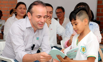 Alcald&iacute;a de Cali entrega la primera de 14 modernas bibliotecas escolares en  las que se est&aacute;n invirtiendo $1100 millones