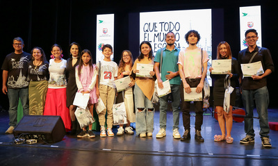Cali se llena de versos: estos son los ganadores del concurso de poes&iacute;a in&eacute;dita que brillaron en la inauguraci&oacute;n del festival internacional