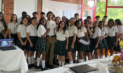 Estudiantes de la Instituci&oacute;n Etnoeducativa Oficial (IEO) Siete de Agosto demuestran su talento emprendedor con proyectos innovadores