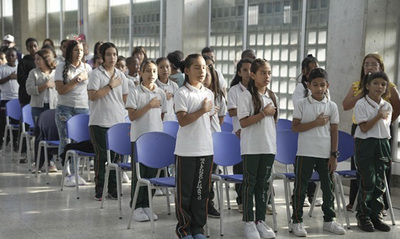 &iexcl;En 2025, ning&uacute;n ni&ntilde;o sin estudiar!: Cali garantiza m&aacute;s cupos disponibles en colegios oficiales