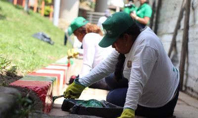 Cali ya le canta a la Navidad: el &lsquo;Alumbrado Navide&ntilde;o&rsquo; transforma espacios en la Comuna 20
