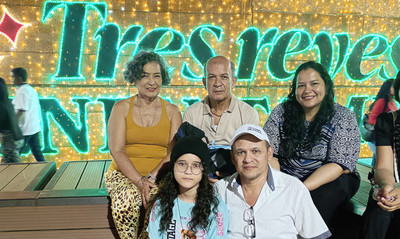Las familias en Cali comparten y gozan el &lsquo;Alumbrado Navide&ntilde;o&rsquo;