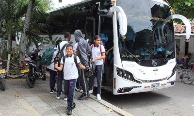 Adjudicado el contrato de transporte escolar que garantiza el servicio a 22.700 estudiantes beneficiarios en 2025