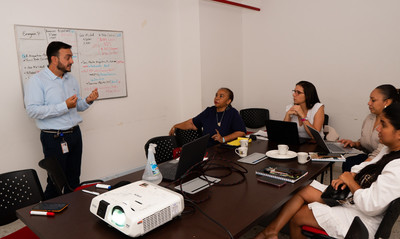 Colaboraci&oacute;n en acci&oacute;n: equipos de trabajo de rectores de Cali abordan planes de mejoramiento y recursos educativos
