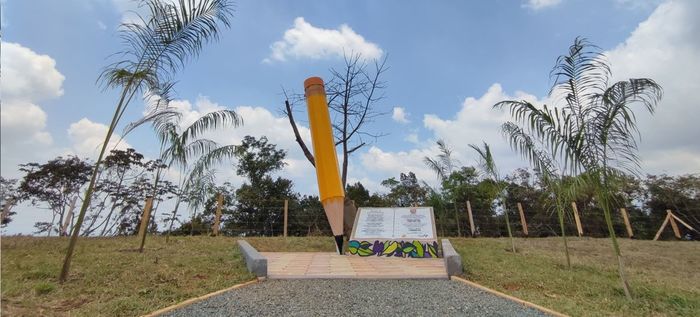 Una ceiba crecer&aacute; sana y fuerte al lado del monumento en el &lsquo;Bosque de los Estudiantes&rsquo;