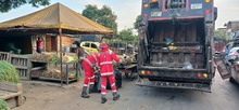 Vendedores de galer&iacute;a Santa Elena comprometidos con el manejo responsable de residuos