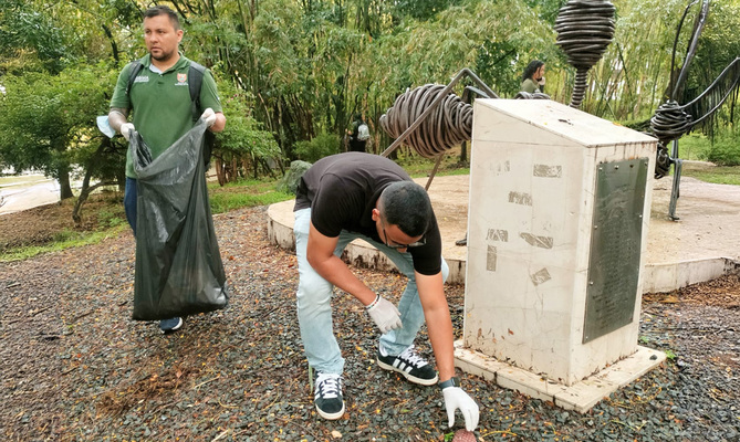 Con una gran jornada de acci&oacute;n ambiental, la Administraci&oacute;n Distrital impuls&oacute; la recuperaci&oacute;n y el embellecimiento del r&iacute;o Cali