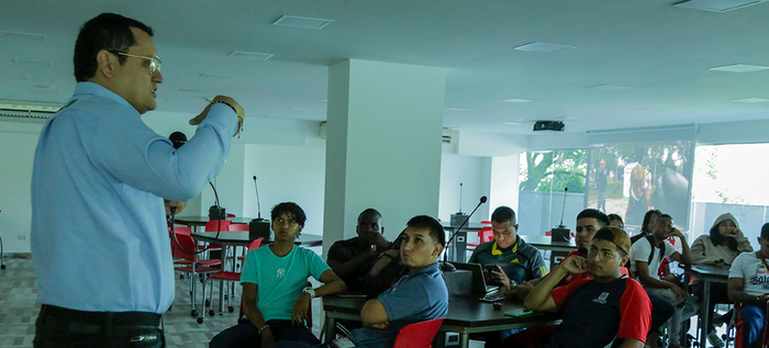 Estudiantes de Licenciatura en Educaci&oacute;n F&iacute;sica de la USC conocieron modelo de Cali Ciudad Deportiva