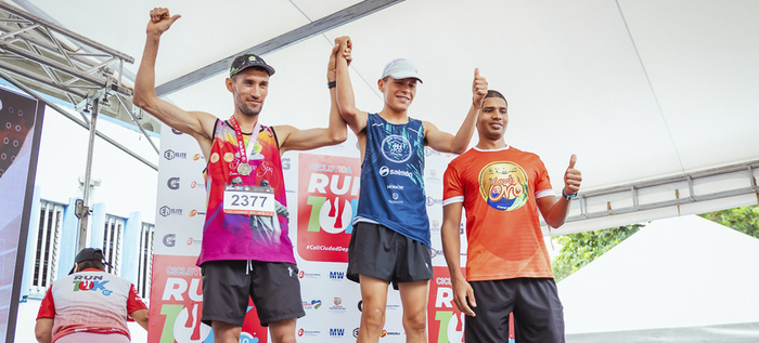 Los 40 a&ntilde;os de la Ciclovida se celebraron con Ciclovida Run 10K