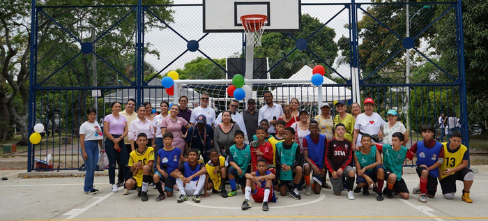 Secretar&iacute;a del Deporte y la Recreaci&oacute;n entreg&oacute; cancha m&uacute;ltiple a los  habitantes del barrio Ol&iacute;mpico