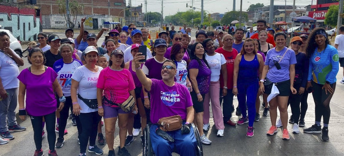 Con una &lsquo;Caminata P&uacute;rpura&rsquo;, abrazos y reaprendizajes, las mujeres disfrutaron de una manera muy especial la Ciclovida de Cali