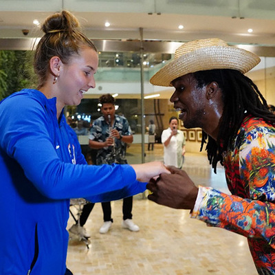 Salsa y folclor alegran llegada a Cali de las selecciones que disputar&aacute;n la Copa Mundial Femenina Sub- 20