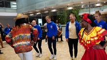 Salsa y folclor alegran llegada a Cali de las selecciones que disputar&aacute;n la Copa Mundial Femenina Sub- 20