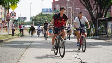 La Ciclovida de Cali enciende la luz de la Navidad