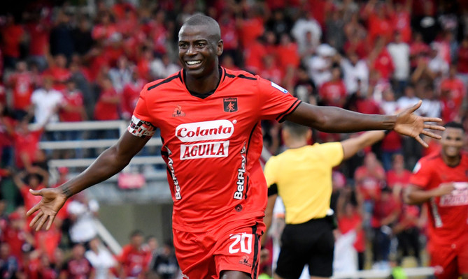 Alcald&iacute;a invita al delantero del Am&eacute;rica, Adri&aacute;n Ramos, a integrar el programa &lsquo;&Iacute;dolos&rsquo;: revisan medidas para la final de la Copa Betplay