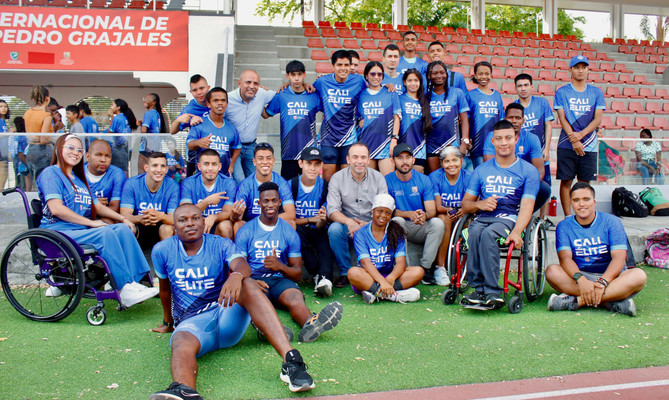 Diciendo y haciendo: alcalde Alejandro Eder cumpli&oacute; con entrega de tarjetas del MIO a deportistas del programa &lsquo;Cali &Eacute;lite&rsquo;