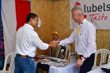 Feria artesanal: conozca emprendimientos populares nacionales e internacionales en el Bulevar del R&iacute;o. 
