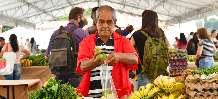 Antes de celebrar este fin de semana, recuerde ir de compras a los &lsquo;Mercados Campesinos&rsquo;